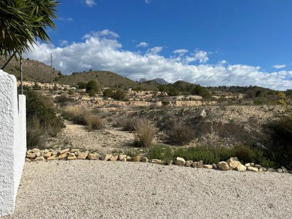 Casa independiente en Partida Damunt l'Horta