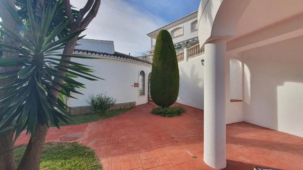 Chalet adosado en CL Tarragona
