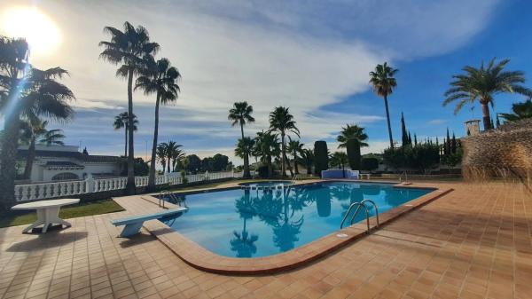 Chalet adosado en CL Tarragona