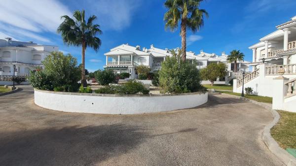 Chalet adosado en CL Tarragona