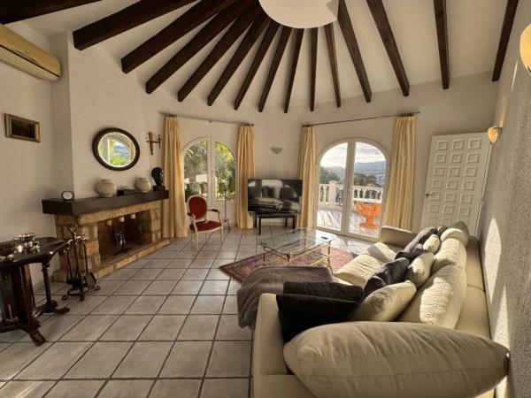 Casa independiente en calle Alboraya