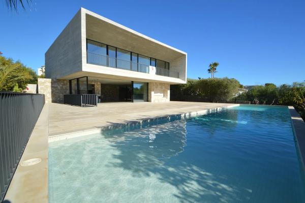 Casa independiente en calle Enebro