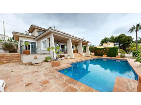 Casa independiente en calle Puerto del Barquero