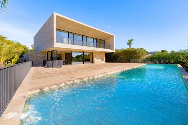 Casa independiente en calle Enebro