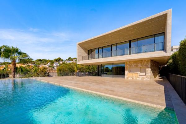 Casa independiente en calle Enebro