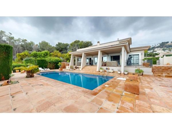 Casa independiente en calle Puerto del Barquero