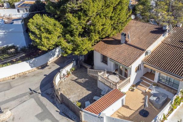 Chalet pareado en calle Asuán