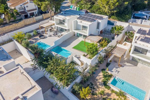 Chalet pareado en calle Milano