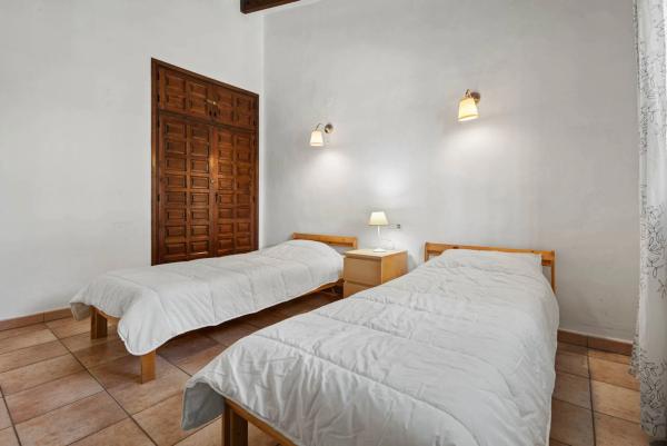 Chalet pareado en calle Asuán