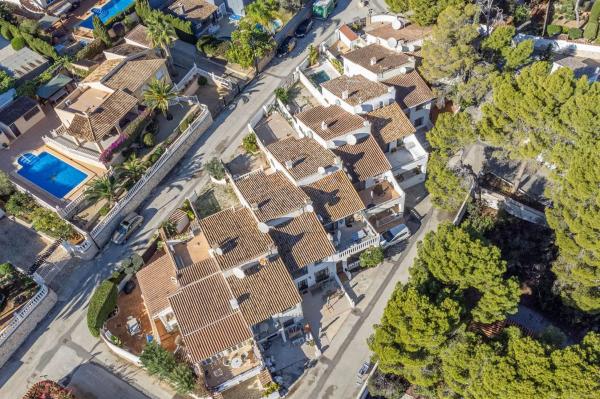 Chalet pareado en calle Asuán