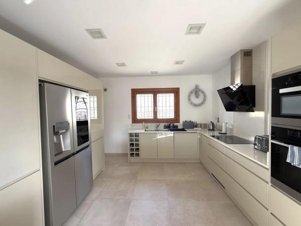 Casa independiente en CL Puerto De Encina