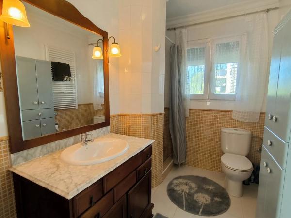 Chalet pareado en avenida de madrid, 36