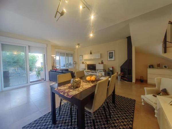 Chalet adosado en calle Santander