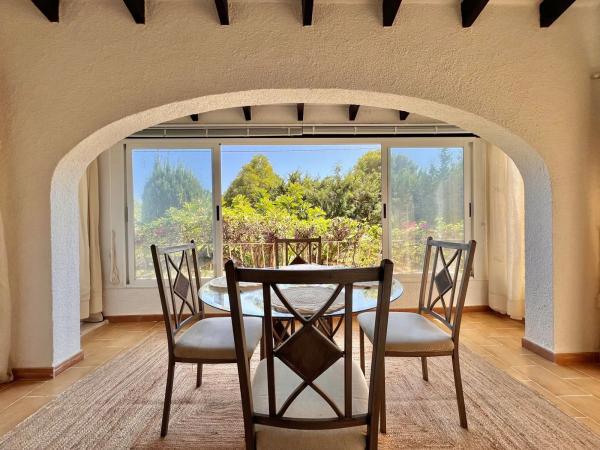 Casa independiente en CL Santiago De Compostela, 8