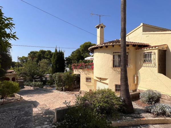 Casa independiente en CL Santiago De Compostela, 8
