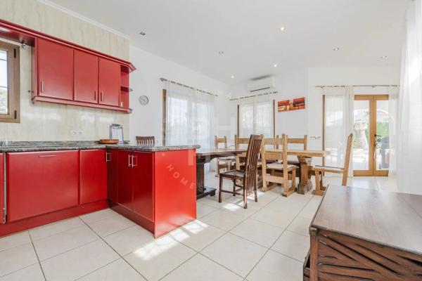 Casa independiente en calle Medina