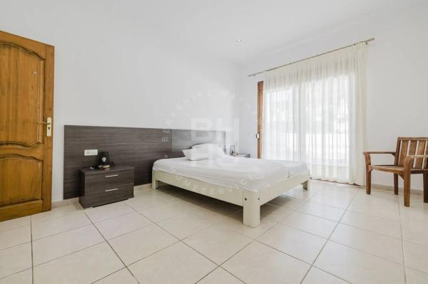 Casa independiente en calle Medina