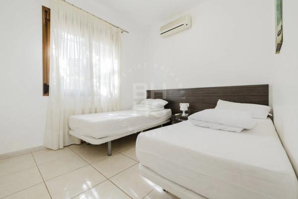 Casa independiente en calle Medina