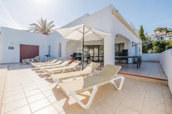 Casa independiente en calle Medina