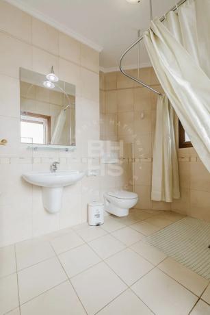 Casa independiente en calle Medina