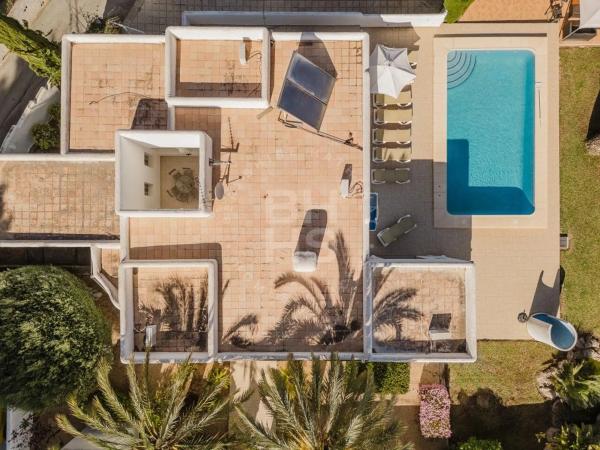 Casa independiente en calle Medina