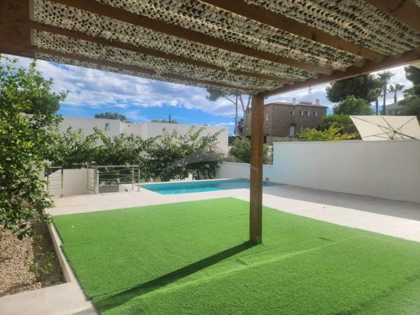 Chalet adosado en calle Milano, 24