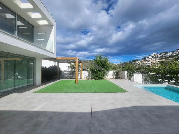 Chalet adosado en calle Milano, 24