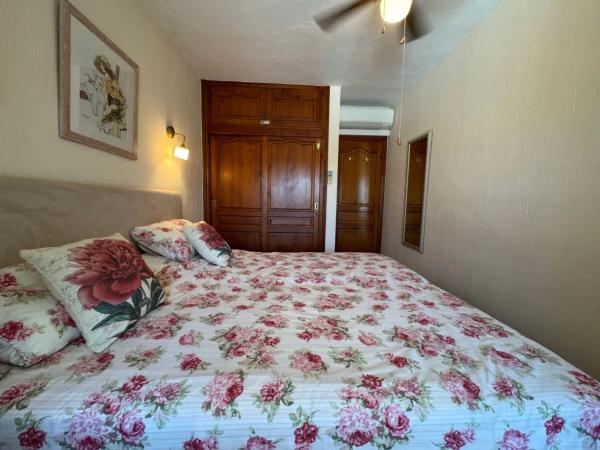 Chalet adosado en calle Pintor Sorolla, 4