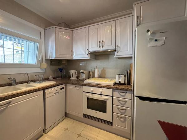 Chalet adosado en calle Pintor Sorolla, 4