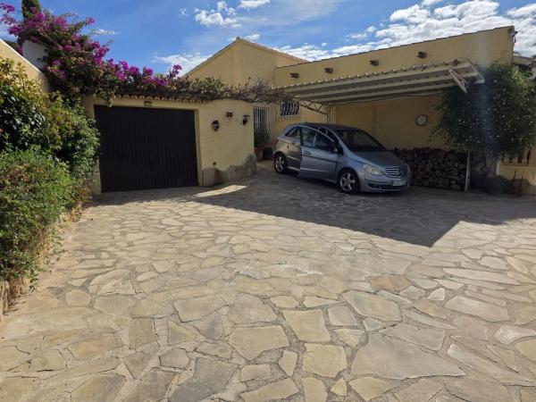 Casa independiente en calle Castillo