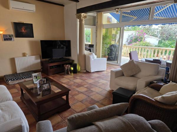 Casa independiente en calle Castillo