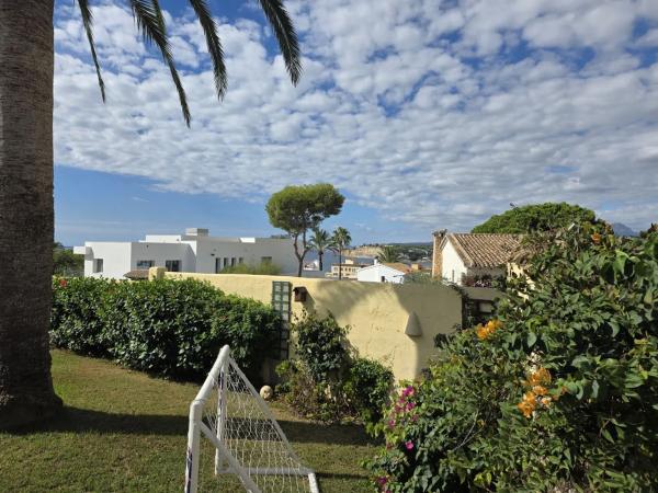 Casa independiente en calle Castillo