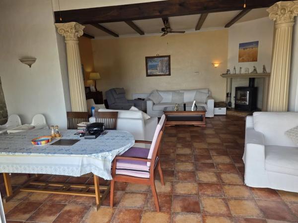 Casa independiente en calle Castillo