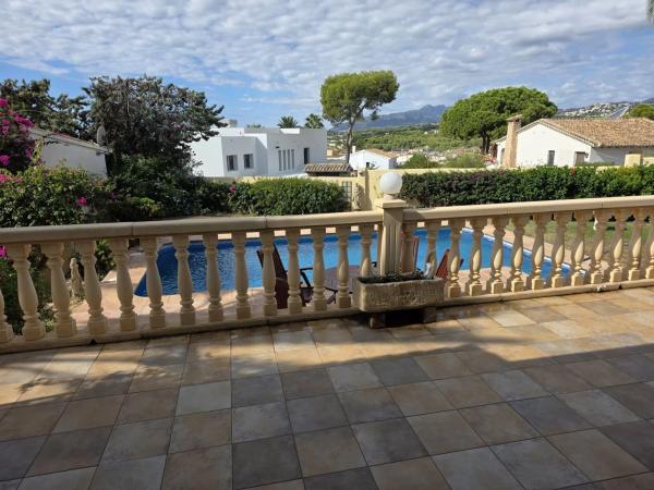 Casa independiente en calle Castillo