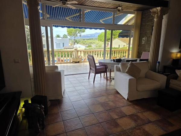 Casa independiente en calle Castillo