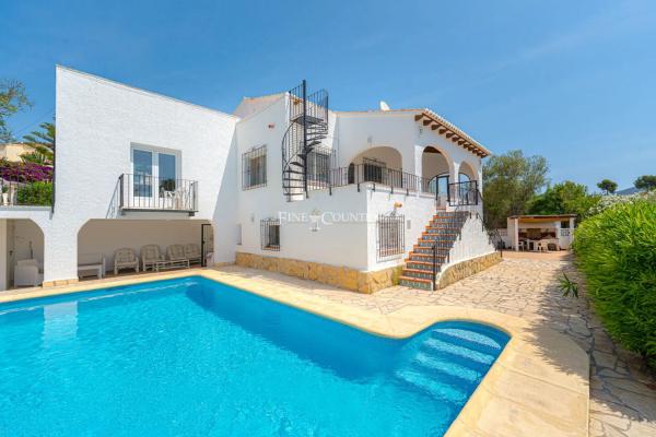 Casa independiente en calle Benicolet