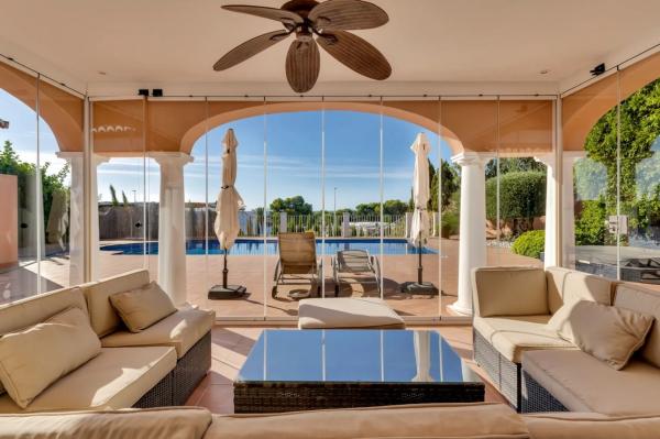 Casa independiente en calle Pirineos