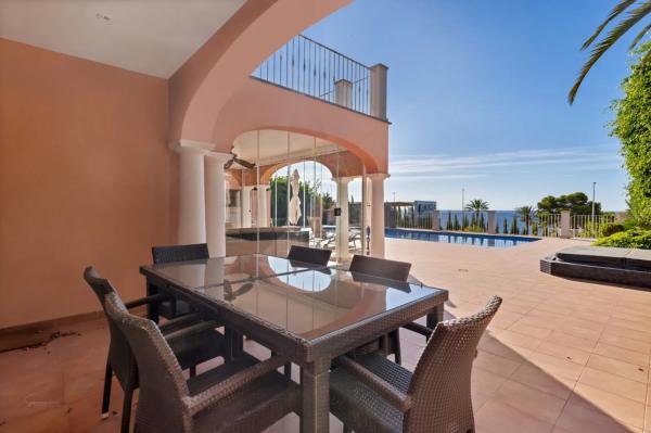 Casa independiente en calle Pirineos