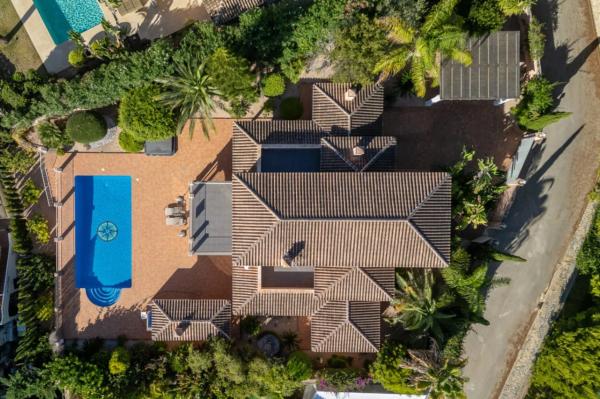 Casa independiente en calle Pirineos