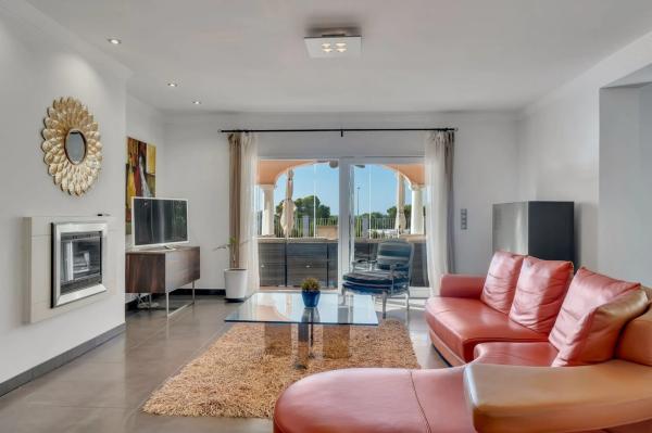 Casa independiente en calle Pirineos