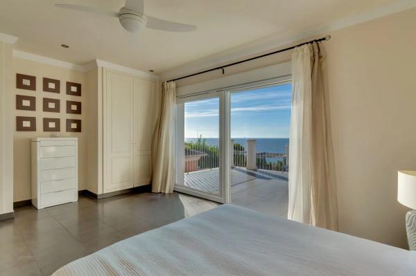 Casa independiente en calle Pirineos