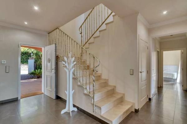 Casa independiente en calle Pirineos