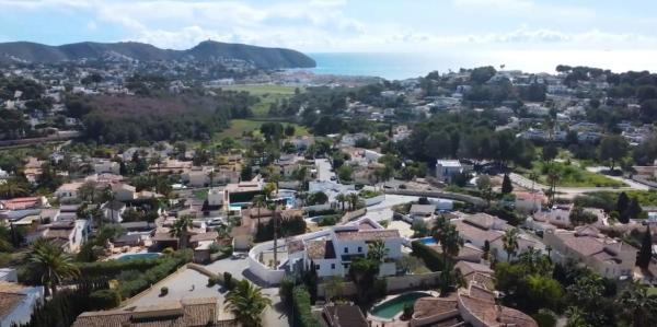 Casa independiente en calle Beniarda