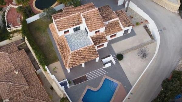 Casa independiente en calle Beniarda