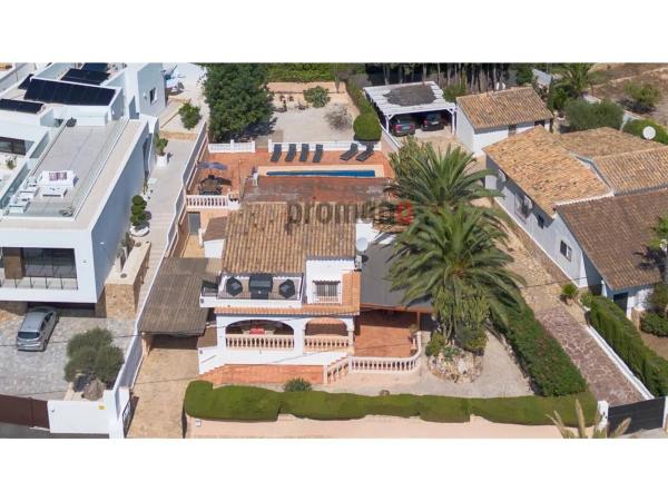 Casa independiente en calle Bagdad, 16 -28