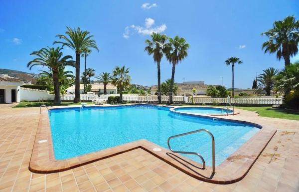 Chalet adosado en calle Tarragona, 24