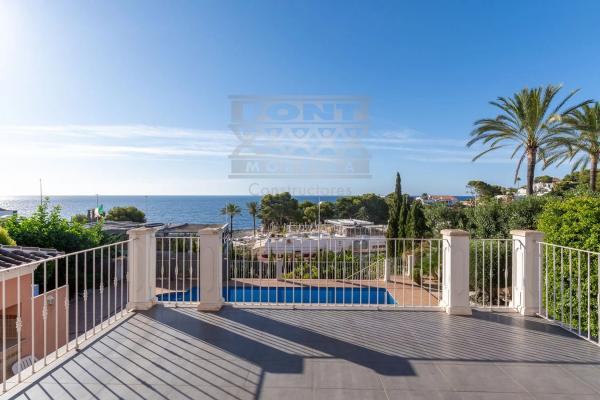 Casa independiente en calle Pirineos, 8