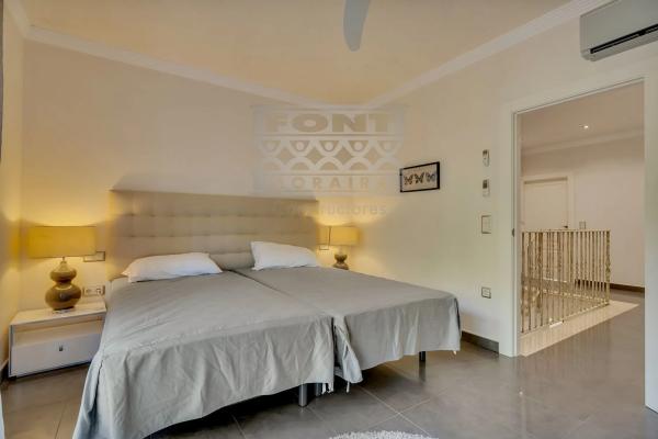 Casa independiente en calle Pirineos, 8