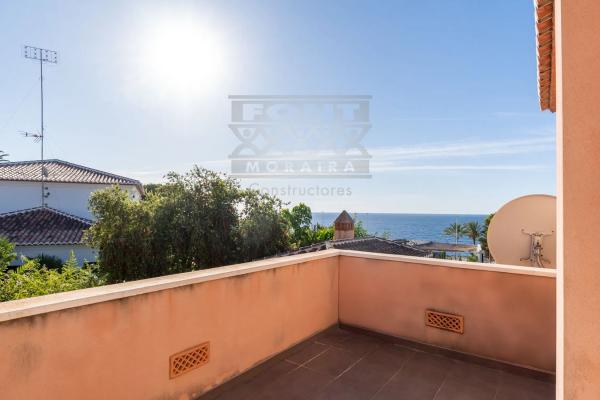 Casa independiente en calle Pirineos, 8