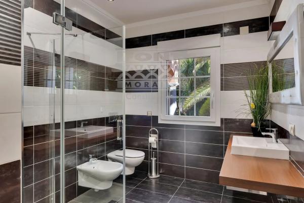 Casa independiente en calle Pirineos, 8